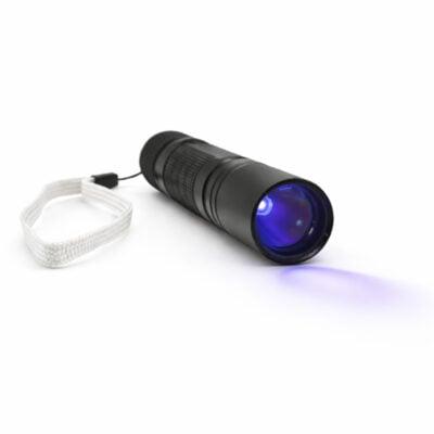 Svart oppladbar UV-lommelykt med ladekabel